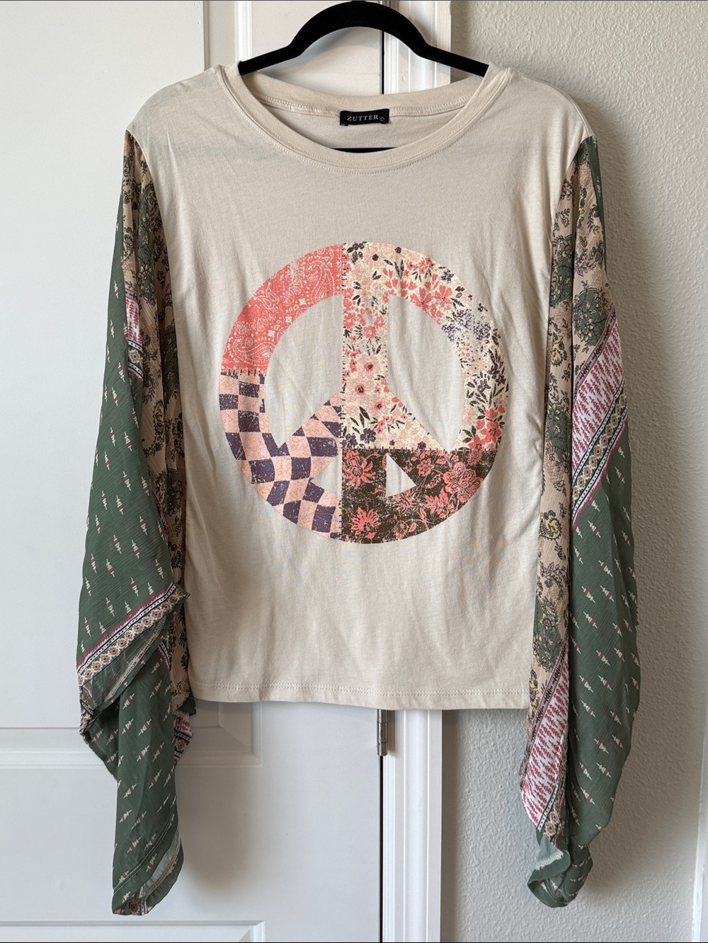 🚨SOLD🚨Women’s Boho Peace Sign Kimono Top NWOT - Picture 3 of 8